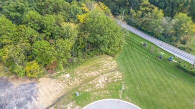 2264 Copper Creek Dr, Crown Point, IN 46307 - photo 2