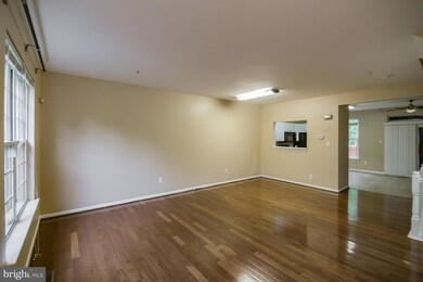 10117 Tulip Tree Dr, Bowie, MD 20721 - photo 4