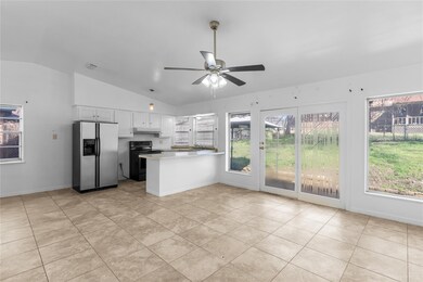 714 S Hyde Park Ave, Denison, TX 75020 - photo 2