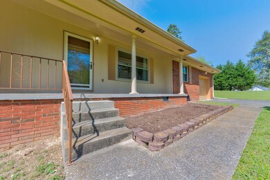 923 S Oakwood St, Rossville, GA 30741 - photo 6