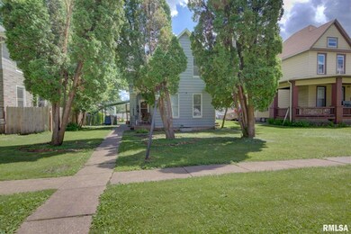 1917 W 2nd St, Davenport, IA 52802 - photo 2