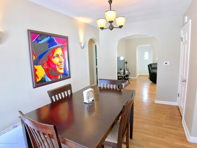 1213 Pershing Dr, Lansing, MI 48910 - photo 6