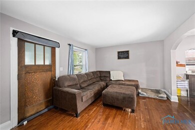 2563 Pershing Dr, Toledo, OH 43613 - photo 6