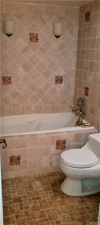 Guest Bathroom With Deep, Jetted Tub, Kohler Toile