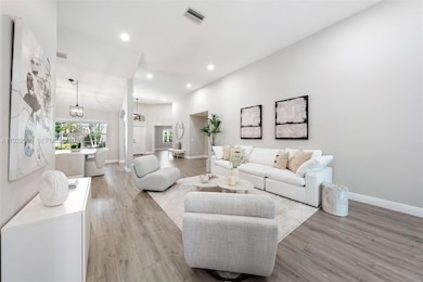 2587 Jardin Ct, Weston, FL 33327 - photo 2