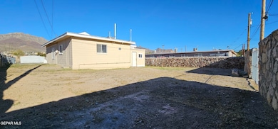 8828 Kenneth St, El Paso, TX 79904 - photo 7