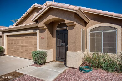 4-498816184-05 Exterior Front Entry