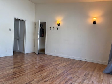 11719 Mayfield Ave unit 6, Los Angeles, CA 90049 - photo 5