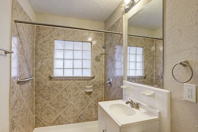 5126 Enyart St, Houston, TX 77021 - photo 7