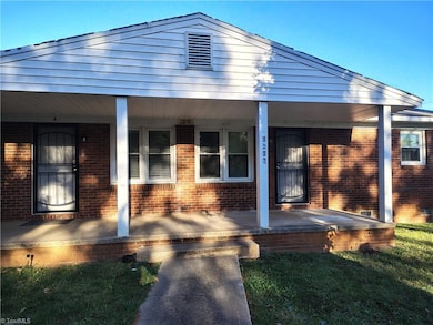 1217 Cloverdale St, High Point, NC 27260 - photo 3