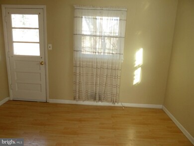 2119 Reynolds St, Falls Church, VA 22043 - photo 7