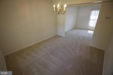 9826 Wolcott Dr, Burke, VA 22015 - photo 7