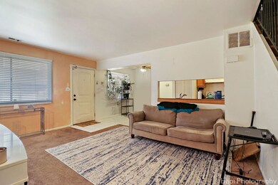 2572 Berkshire Ct unit 2, Waukegan, IL 60087 - photo 4
