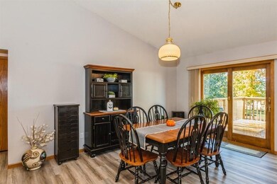 2706 31st St SW, Cedar Rapids, IA 52404 - photo 5