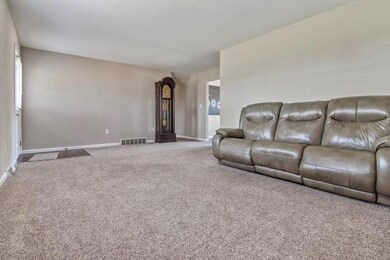 7162 Jackie Dr, Liberty Township, OH 45044 - photo 4