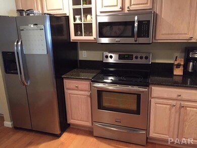 4543 N Thornhill Dr unit 102, Peoria, IL 61615 - photo 5