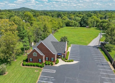 1404 N Main St, Shelbyville, TN 37160 - photo 2