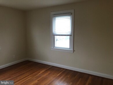 5562 Ashbourne Rd unit 2, Halethorpe, MD 21227 - photo 4