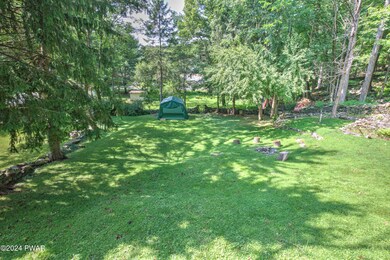 11 D Ln, Hawley, PA 18428 - photo 2