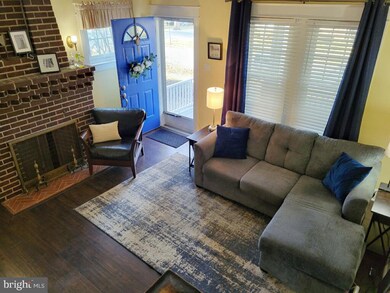 1104 Stirling St, Coatesville, PA 19320 - photo 3