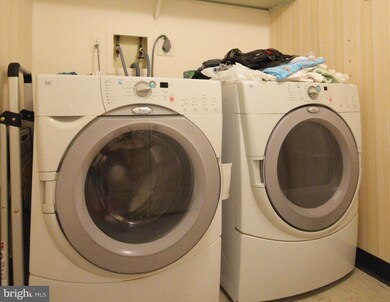 Treebrooke unit 308, Oakton, VA 22124 - photo 5