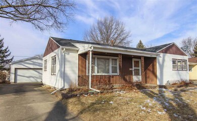 1242 Sheldon St, Waterloo, IA 50701 - photo 2