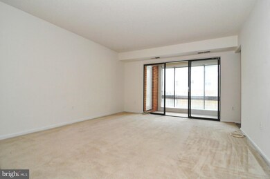 10212 Bushman Dr unit 213, Oakton, VA 22124 - photo 2