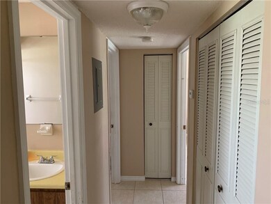 710 N Sinclair Ave, Tavares, FL 32778 - photo 4