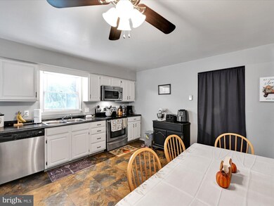 930 Albert Dr, Orwigsburg, PA 17961 - photo 6