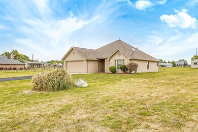 114 Savannah Dr, Weatherford, TX 76087 - photo 6