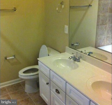 8813 Bentfield Dr, Manassas, VA 20110 - photo 6