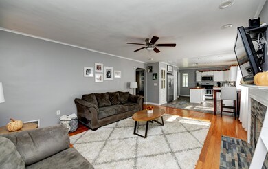 Living Room (3)