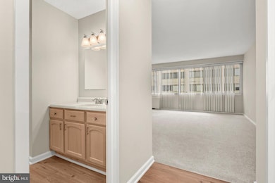 The Willoughby unit 1002, Chevy Chase, MD 20815 - photo 3