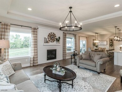 9925 Marnewood Dr, Johnston, IA 50131 - photo 5