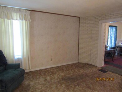 219 Hepburn St, Milton, PA 17847 - photo 2