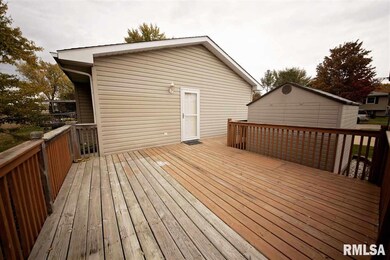 1120 Emerald Dr, Davenport, IA 52804 - photo 5