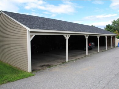 J5 Stonehedge Dr unit 5, South Burlington, VT 05403 - photo 3