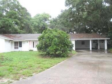 5442 Lisa Cir, Zephyrhills, FL 33542 - photo 2