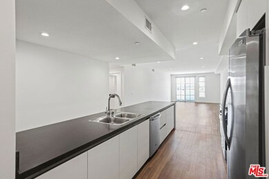 11847 Kiowa Ave unit ph6, Los Angeles, CA 90049 - photo 5