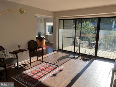 2216 Springwood Dr unit 201, Reston, VA 20191 - photo 2