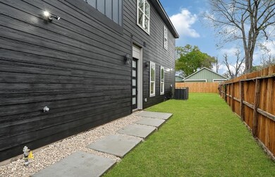 808 Fortune St unit B, Houston, TX 77088 - photo 3