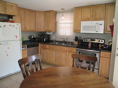 9 Lillian Dr, Ashburnham, MA 01430 - photo 3