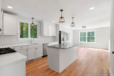 8 Foreman Ln, Pelham, NH 03076 - photo 2