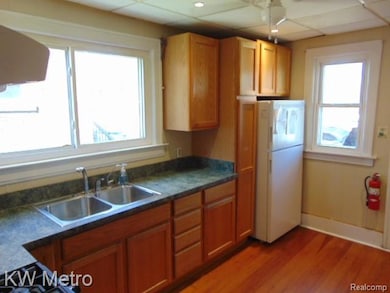 85 Walnut St, River Rouge, MI 48218 - photo 4