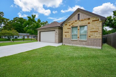 7301 Yoe St, Houston, TX 77016 - photo 2