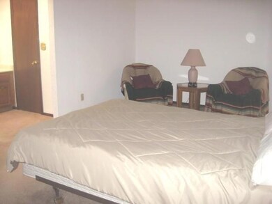 300 Roslyn Dr, Horizon City, TX 79928 - photo 5