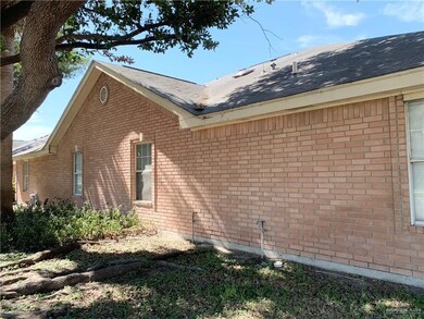 2103 Kimberly Ln, Edinburg, TX 78541 - photo 3