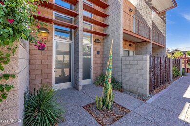 6-web-or-mls-325-e-palm-ln-103