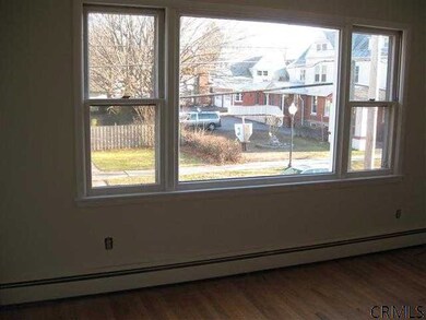 135 Circular St, Saratoga Springs, NY 12866 - photo 6