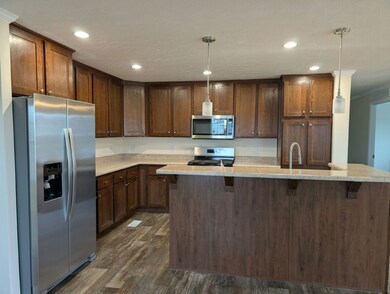 30095 Pineview Cir unit 8, Chesterfield, MI 48051 - photo 3